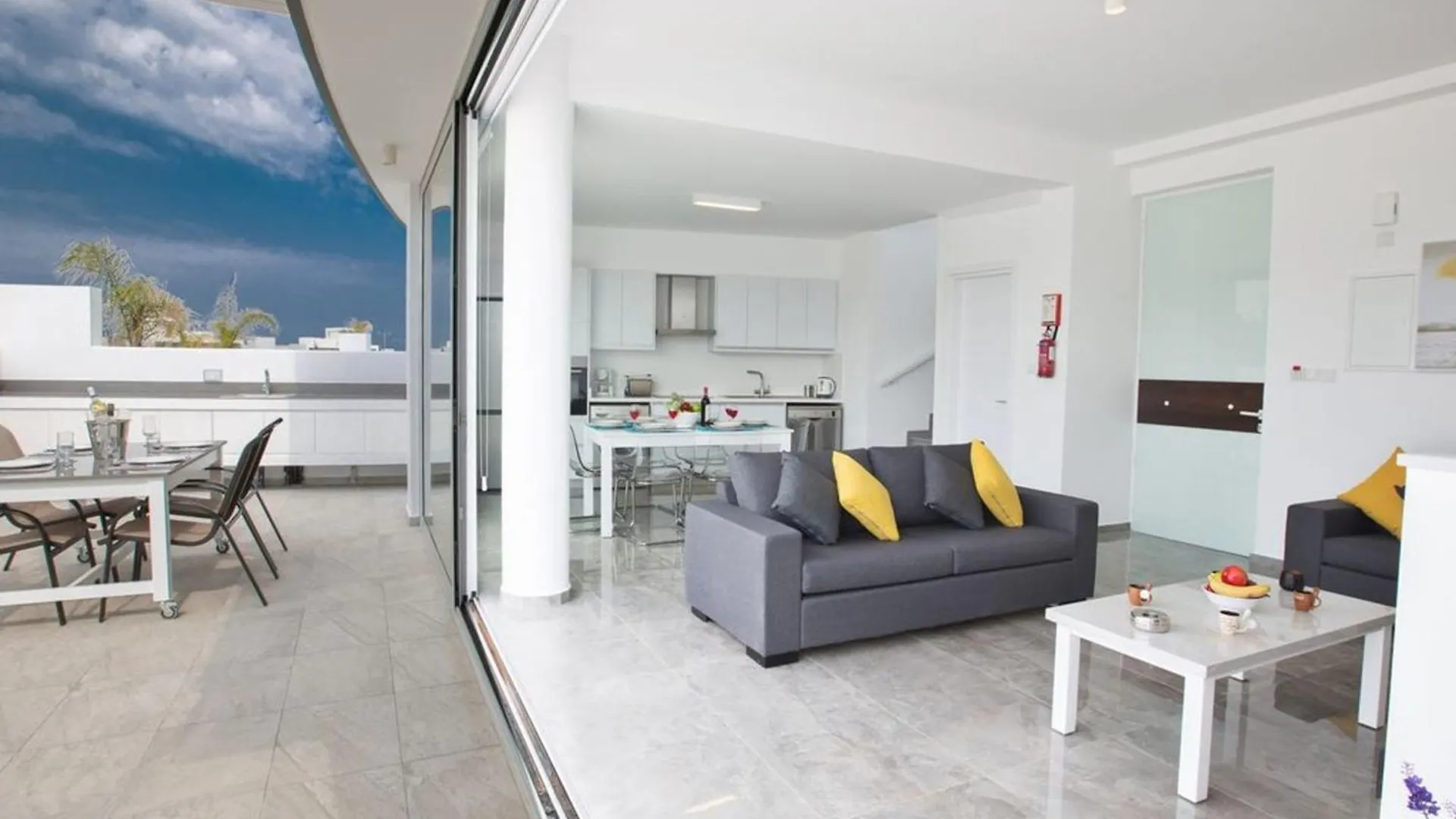 Villa Olive Bronze, Luxurious 2Bdr With Pool, Close To Protaras Strip And Beach